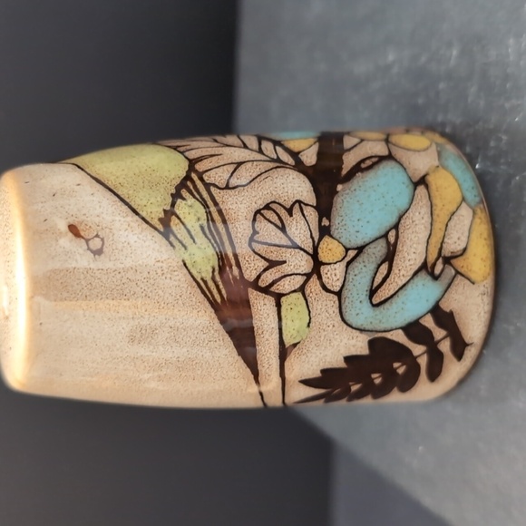 Colorful Ceramic Bird Salt/ Pepper Shakers. - Picture 4 of 8